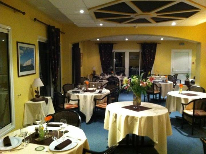 מונטמוריון Logis Hotel De France Restaurant Le Lucullus מראה חיצוני תמונה